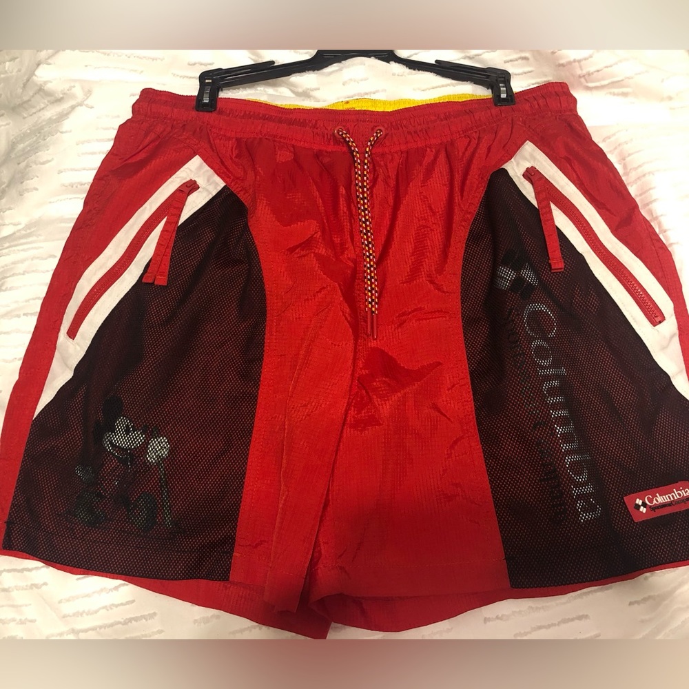 Disney Riptide beach Shorts like new Size 6L 17” stretch waist with under mesh.